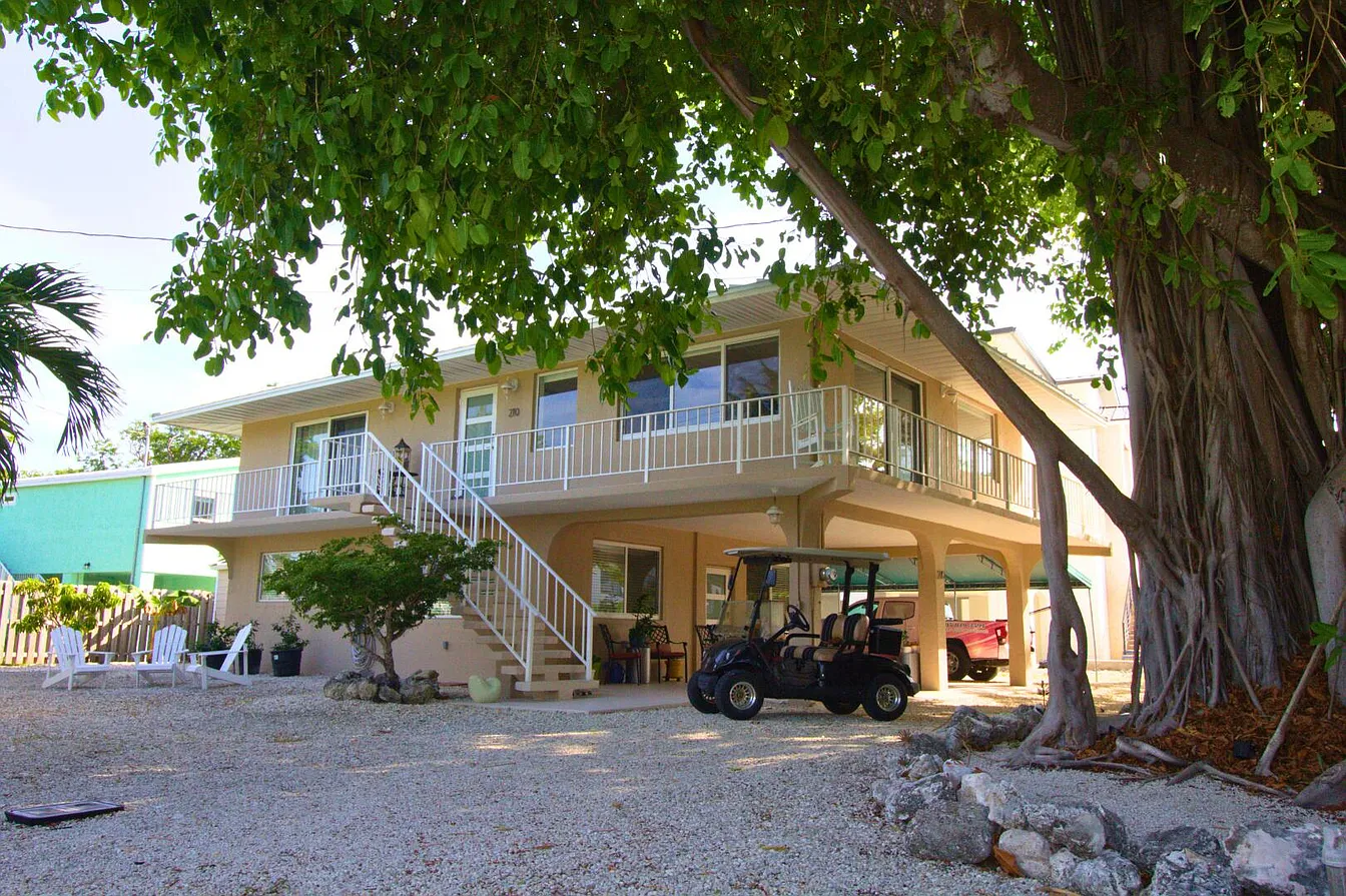 210 Schooner Ln