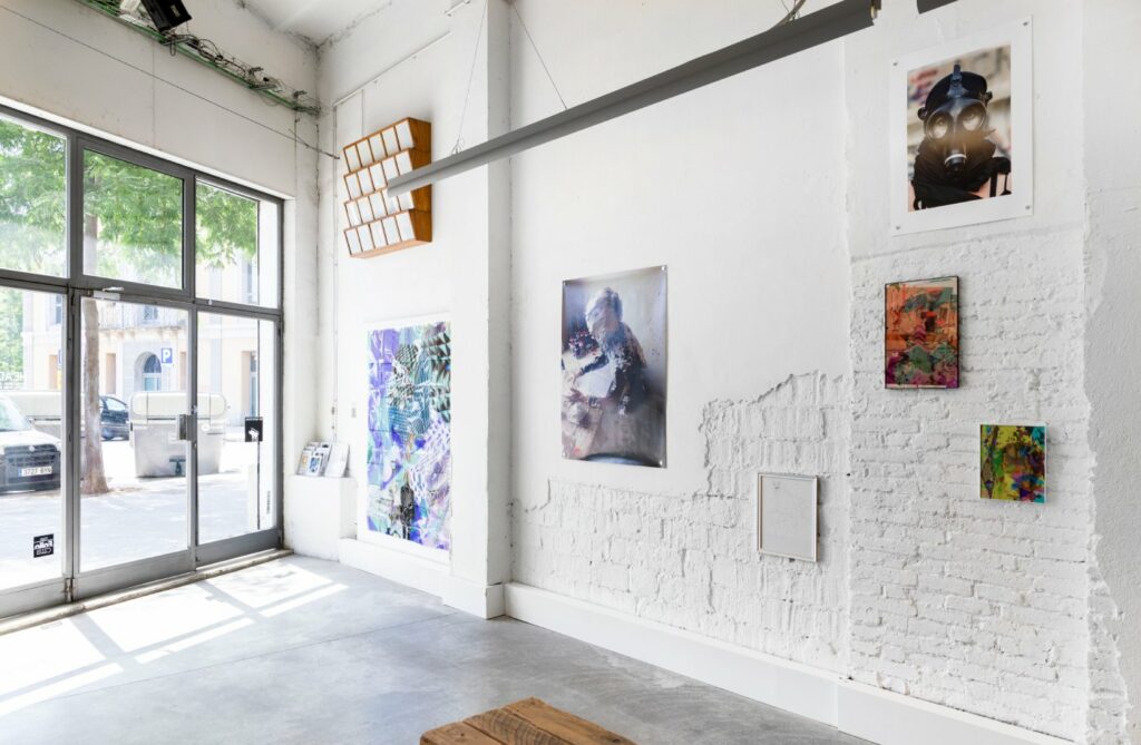 Exposición 'HEADSPACE' en La Plataforma con arte de Amalia Caputo, Janice Sloane, Michelle Weinberg y Eugenia Vargas Pereira.