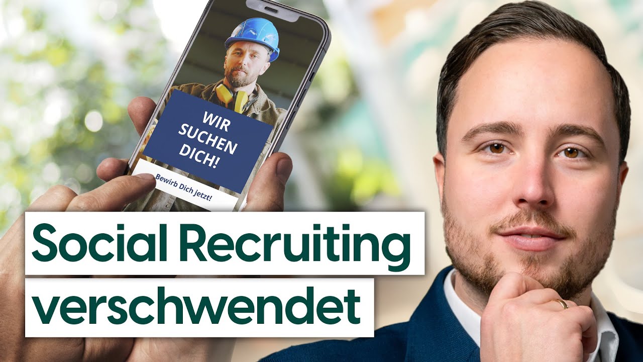 Servicetechniker scrollt auf dem Smartphone durch Stellenanzeigen in sozialen Medien