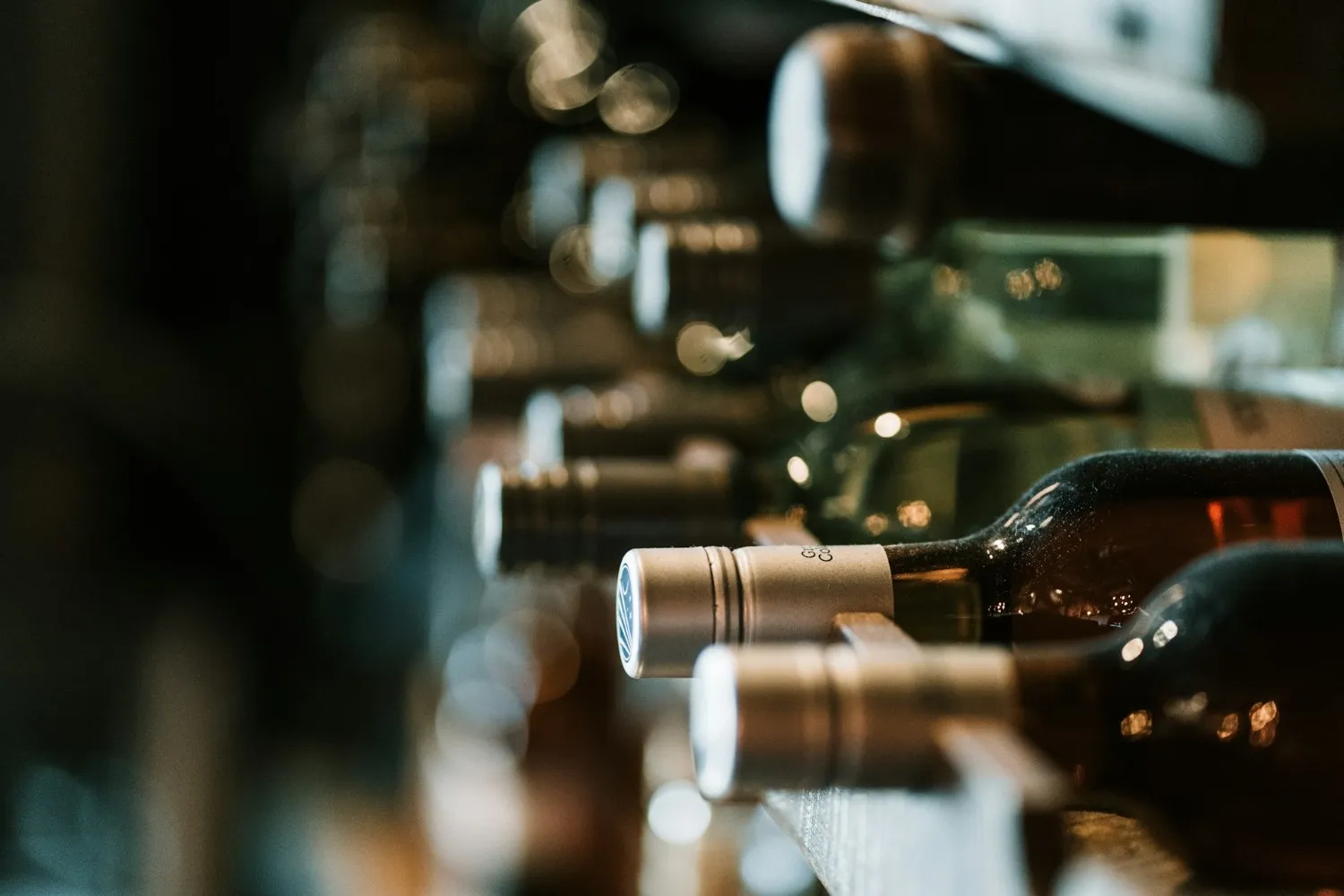 Maintaining Optimal Temperature and Humidity for Wine Cellar Air Conditioning and Heating