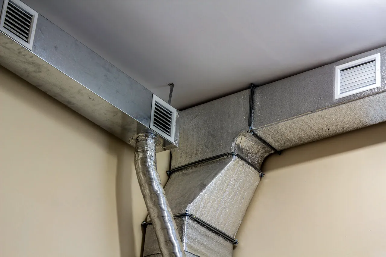 How Proper Duct Cleaning Improves Air Quality in Commercial Buildings