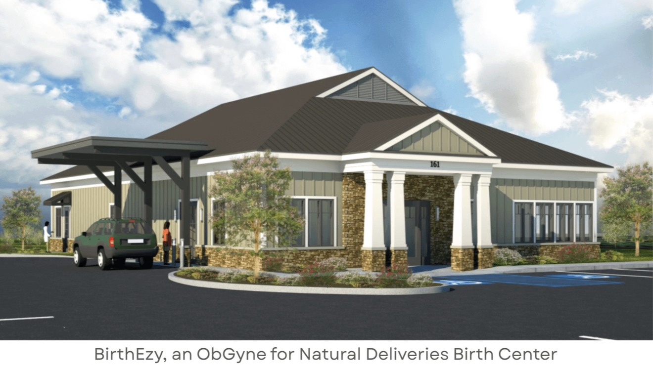Natural birth mother and newborn at BirthEzy birth center