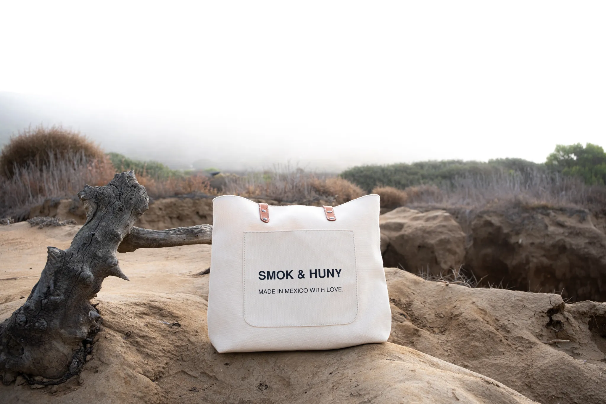 Commercial product photography of Smok & Huny canvas tote collection by San Diego outdoor product photographer Kanyon Studio