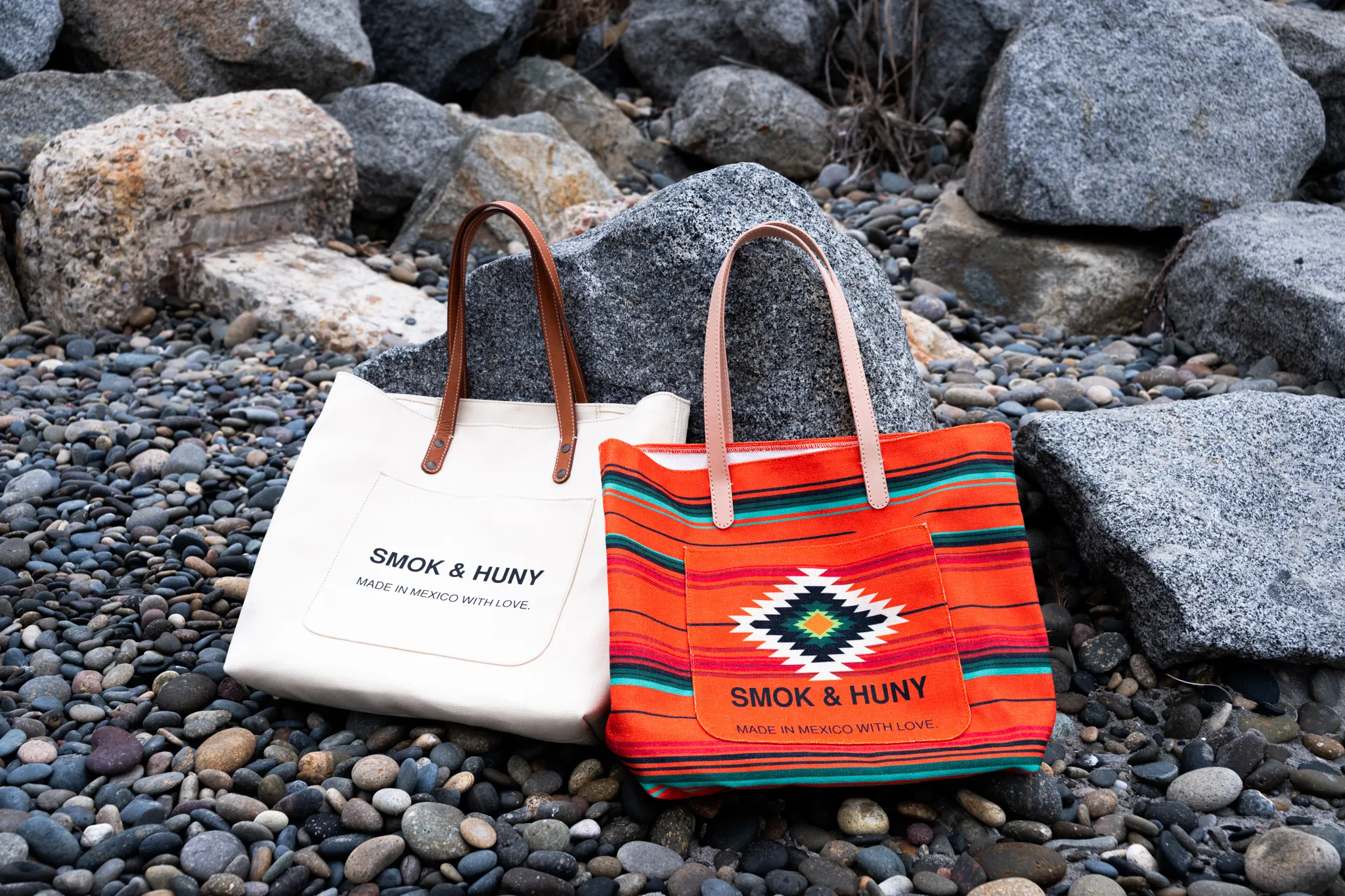 Tote bag product photography for an online store by Kanyon Studio