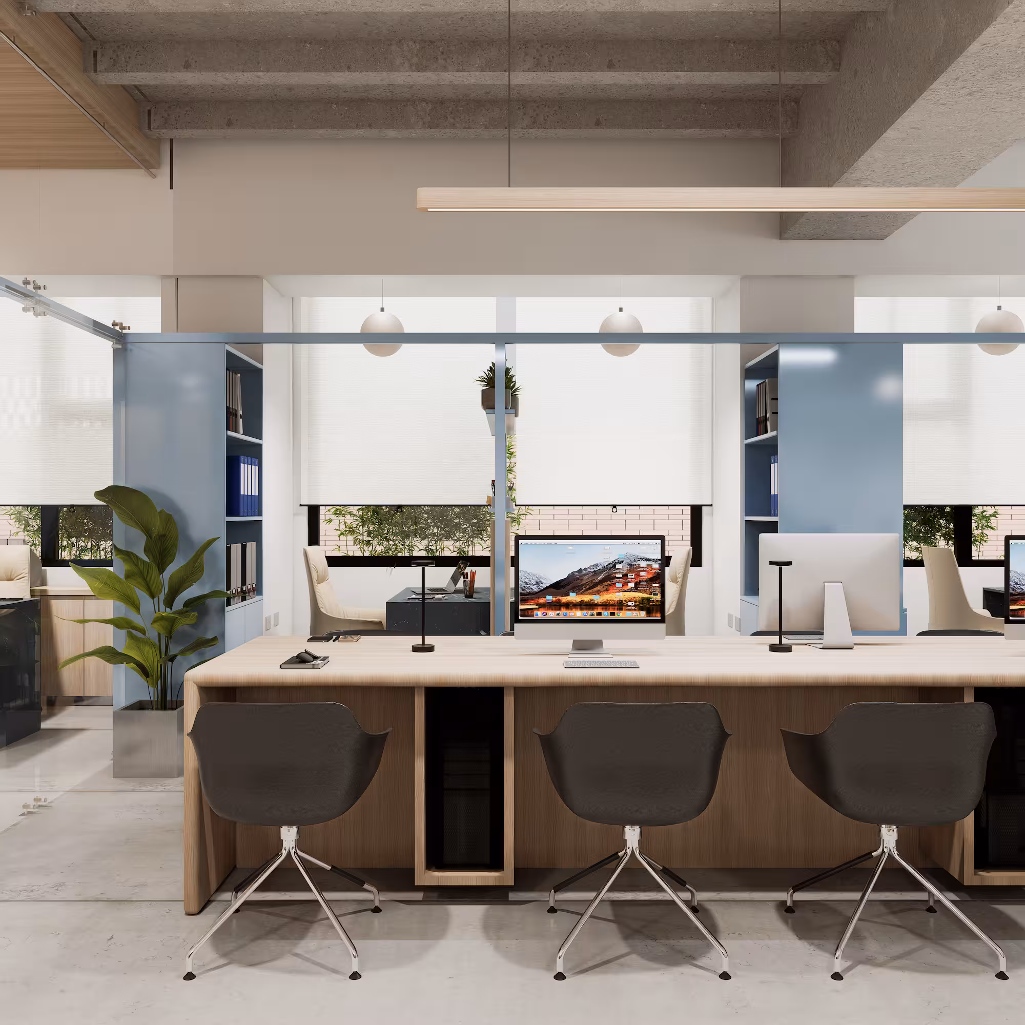 Cocina moderna pequeña con muebles mostaza, mesa redonda de madera y dos sillas beige.