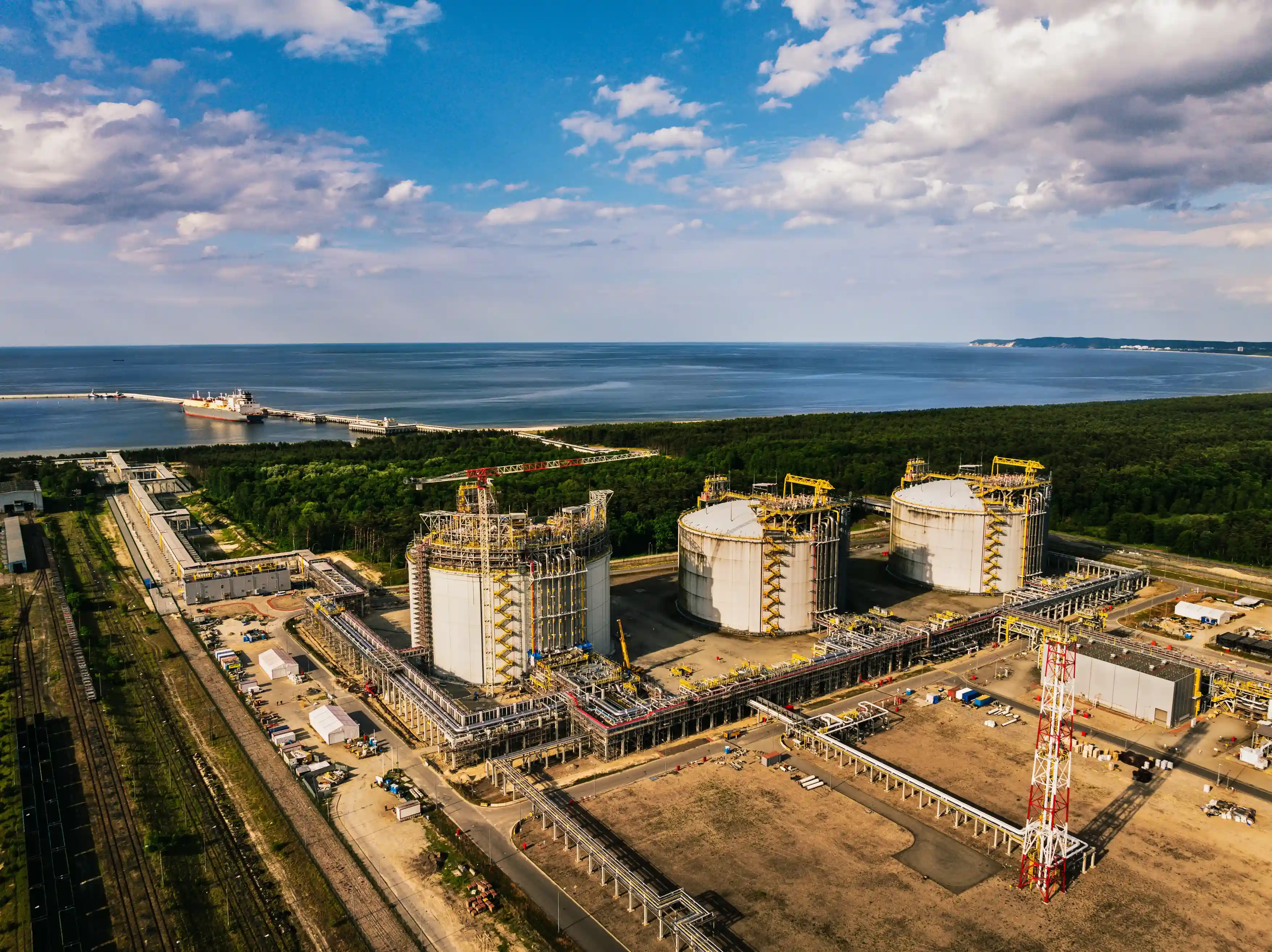 Grain LNG signs new deal with Sonatrach for 10 years