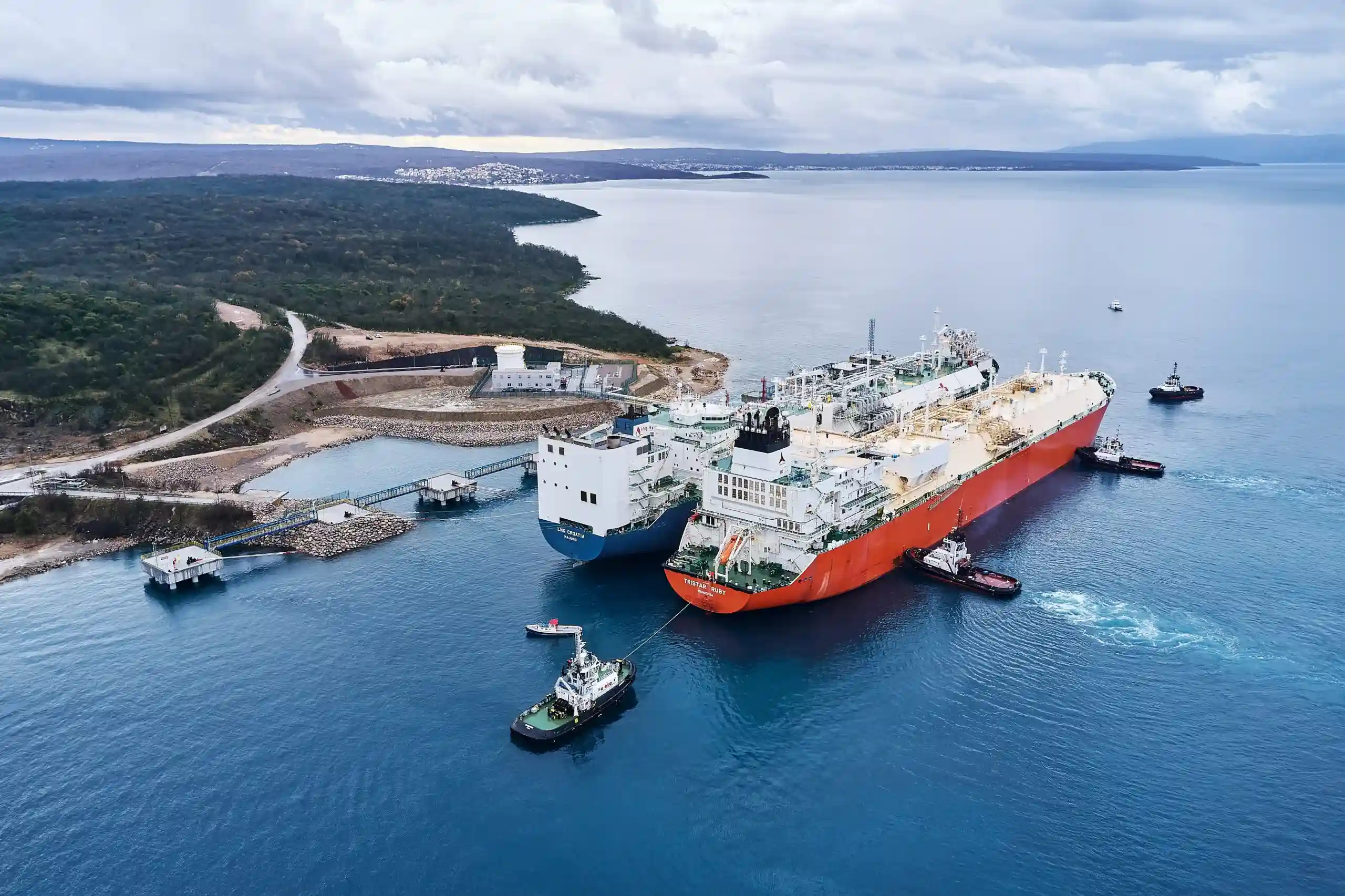 UK sanctions five LNG carriers