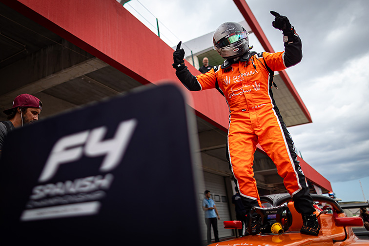 Keanu shines in Portimao