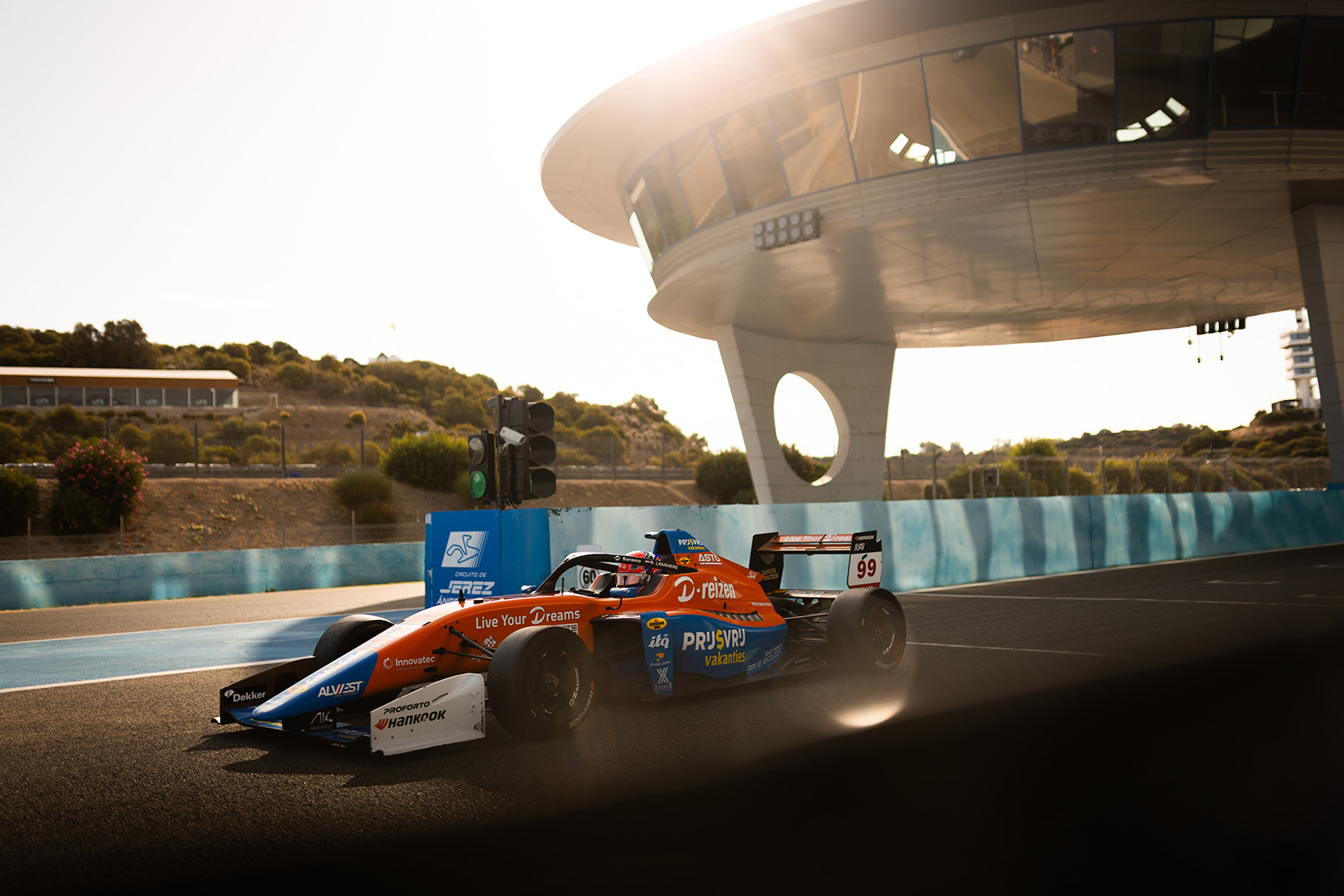 From pole to chequered flag: René Lammers wins the closing race at Jerez