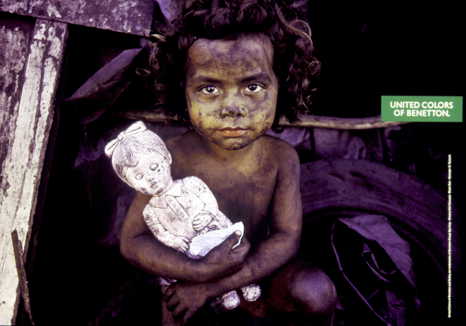 Benetton - Child With Statue