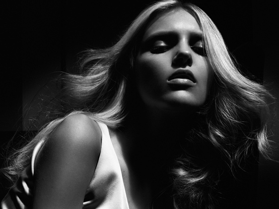 'Look Down' Satoshi Saikusa