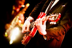 Here are some tips to find a professional and top performing wedding band who can play any genre of music