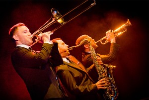 Here are some tips to find a professional and top performing wedding band who can play any genre of music