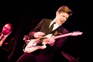 Here are some tips to find a professional and top performing wedding band who can play any genre of music