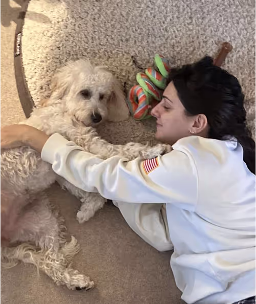 Image de Romane avec un chien