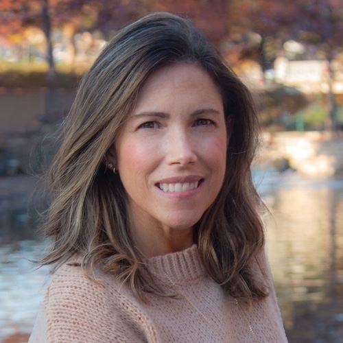 Alejandra Benítez, Dual Language Consultant