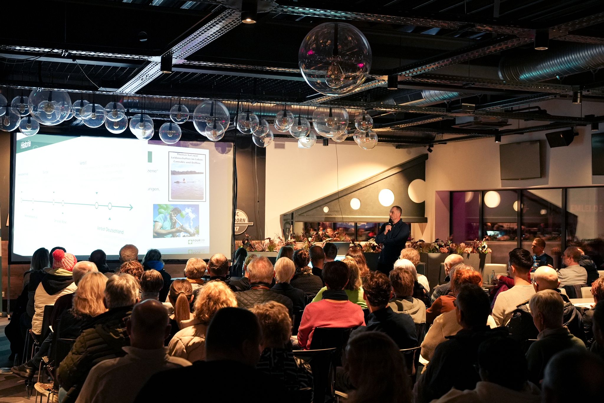 Four 20 Pharma und SC Paderborn 07: Über 60 Teilnehmende beim 2. Informationsabend zum Thema Medizinalcannabis
