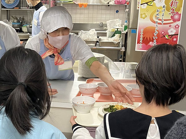 Image of providing school lunches during holidays