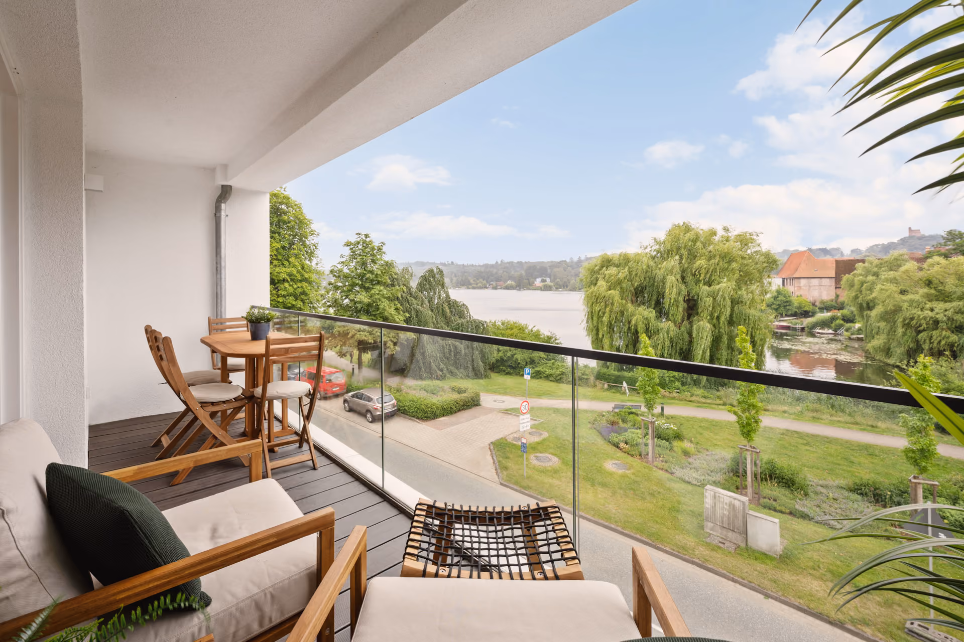 Balkon der Ferienwohnung Eisvogel mit Blick auf den Möllner Stadtsee