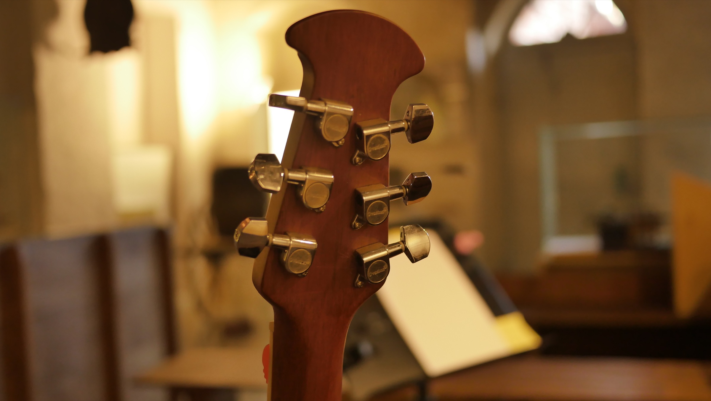 Gitarrenkopf als Motiv der Möllner Kulturnacht