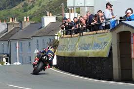 Moto dans un virage