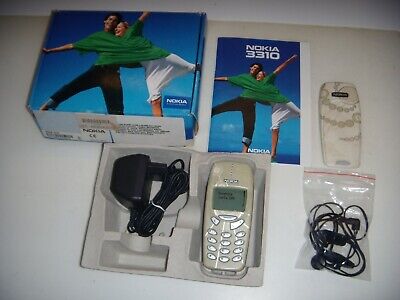 Téléphone ancien dans sa boite