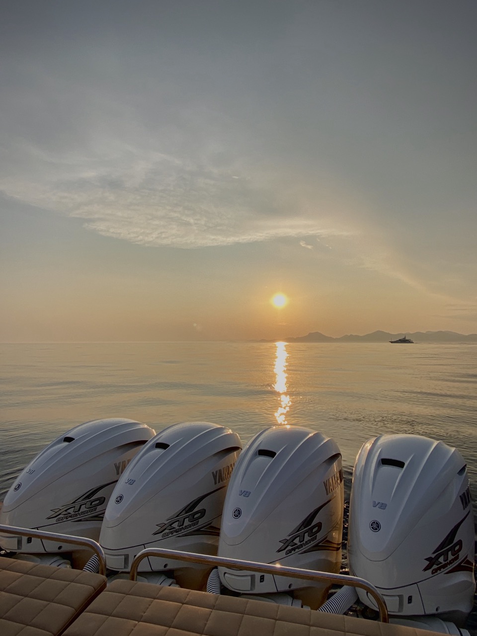 4 moteurs couché de soleil