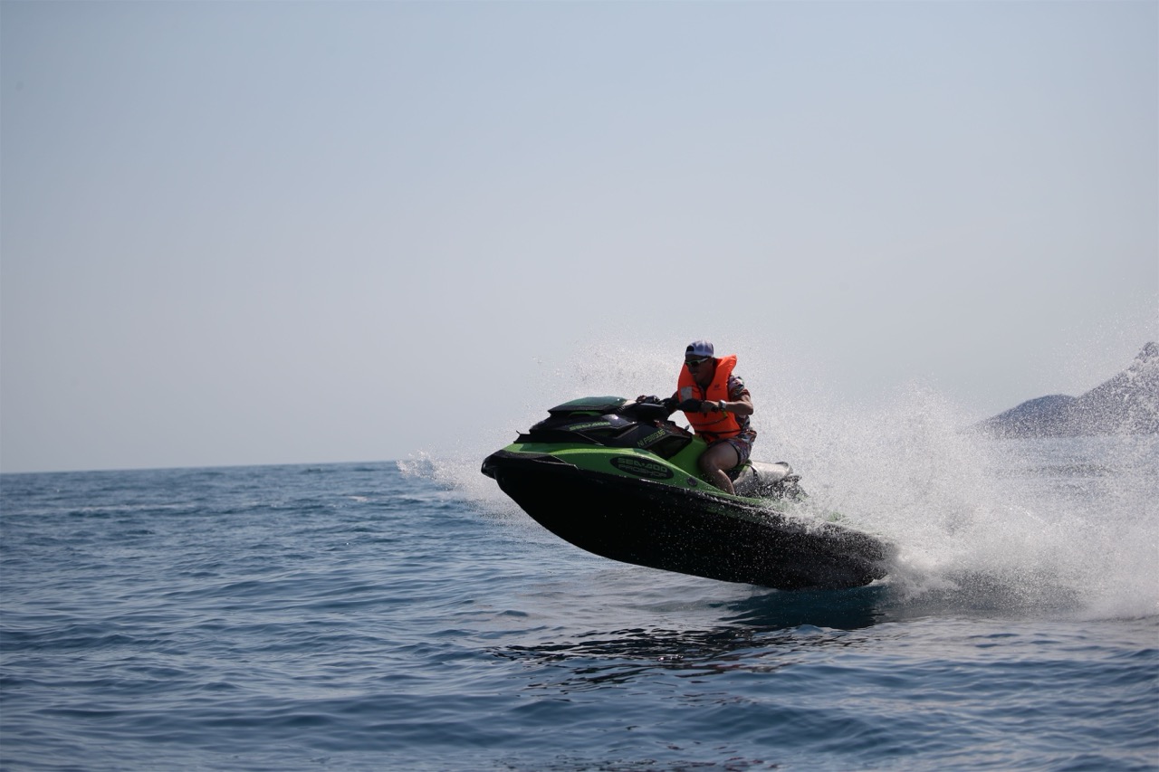 Guillaume sur un Sea-Doo RXP-X 300