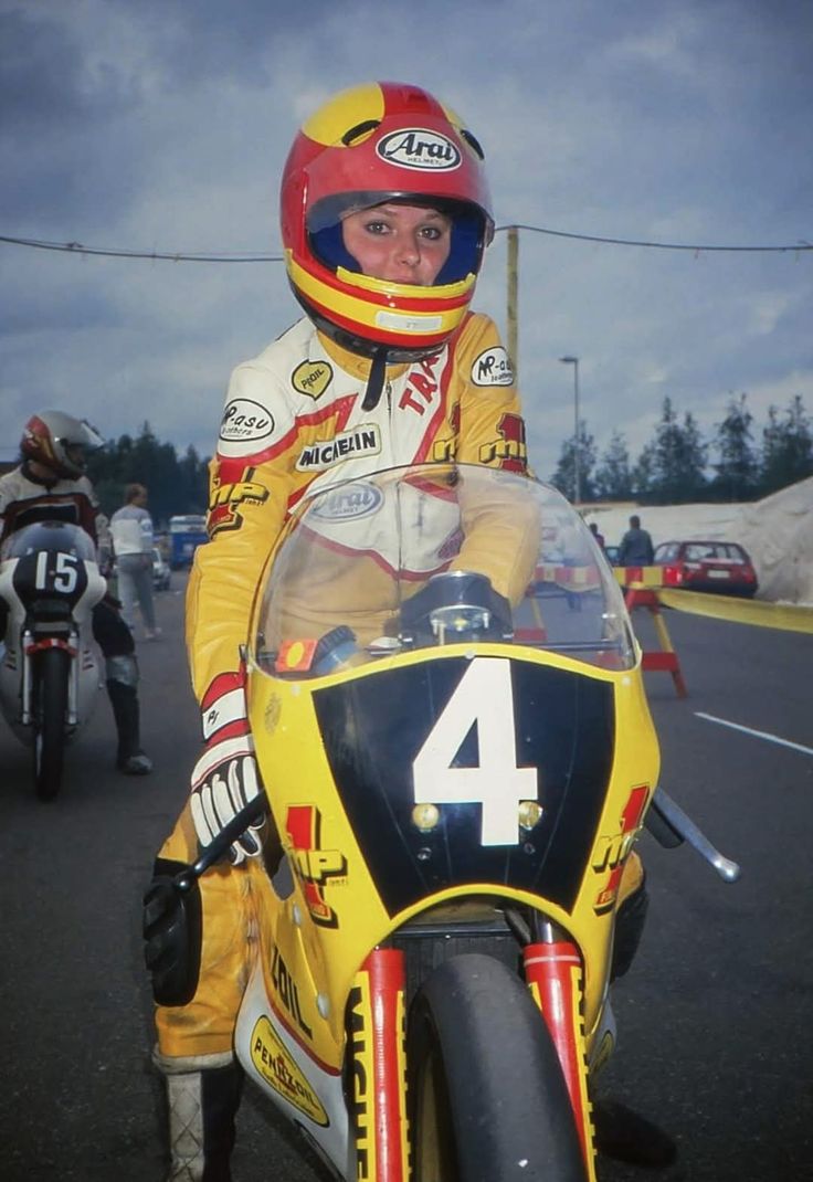 Taru Rinne lors d'un départ de MotoGP 125