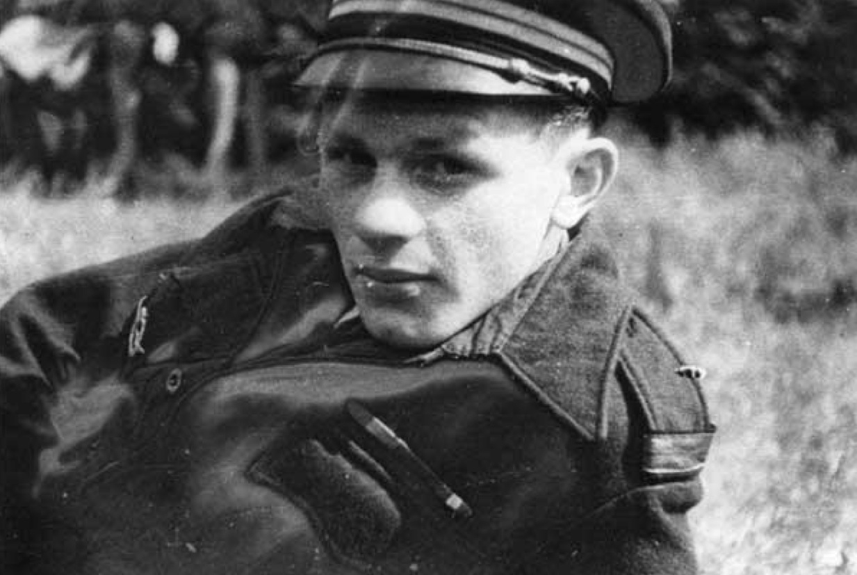 Le créateur de la Mehari Roland de La Poype dans sa carrière de pilote