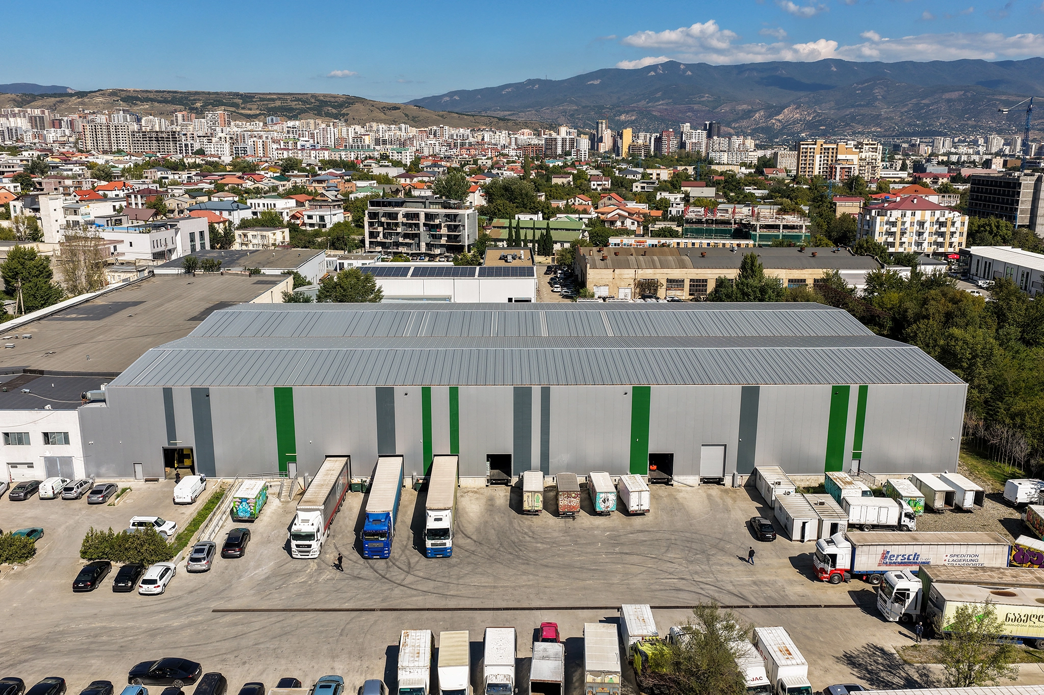 A Logistics Company-ს ლოგისტიკური ცენტრი