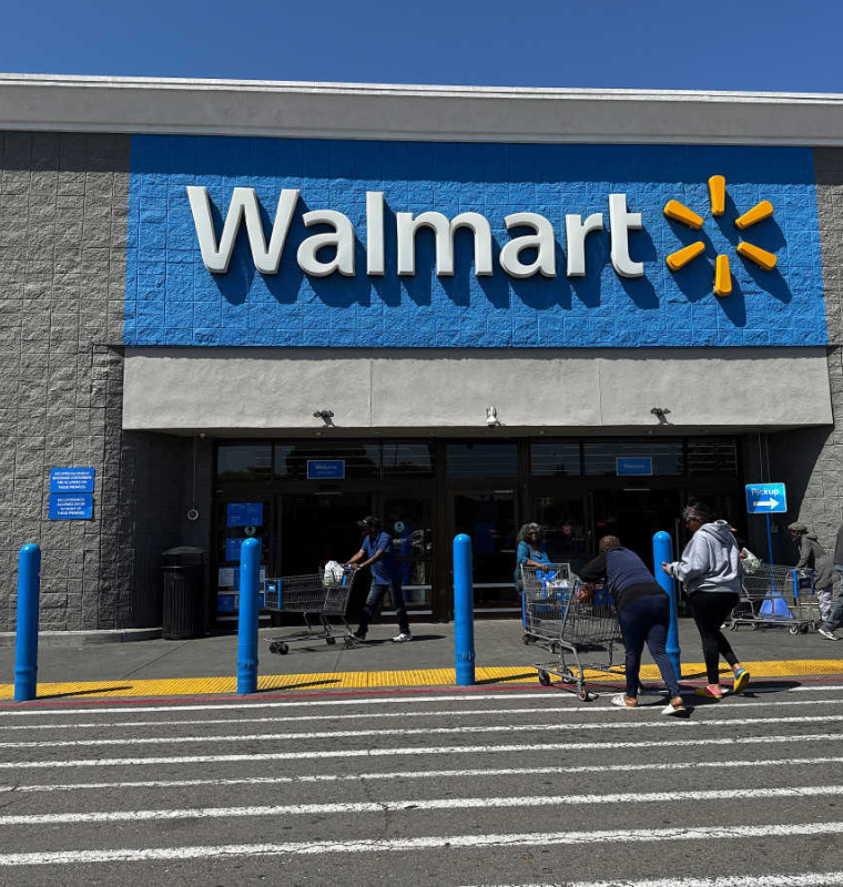 Walmart Executive Reveals the Biggest Employee Red Flag That Could Ruin Your Career