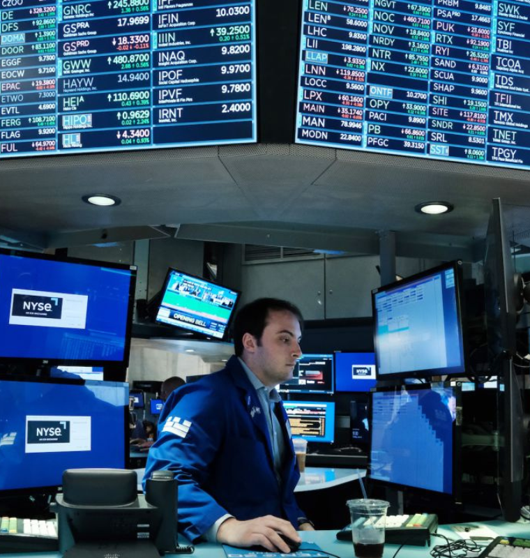 U.S. Faces Elevated Recession Risk as Shifts in Monetary Policy and Immigration Tighten Growth Outlook