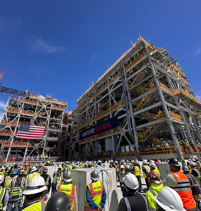 Trump’s Global Energy Export Wins Clash with U.S. Shipbuilding Realities
