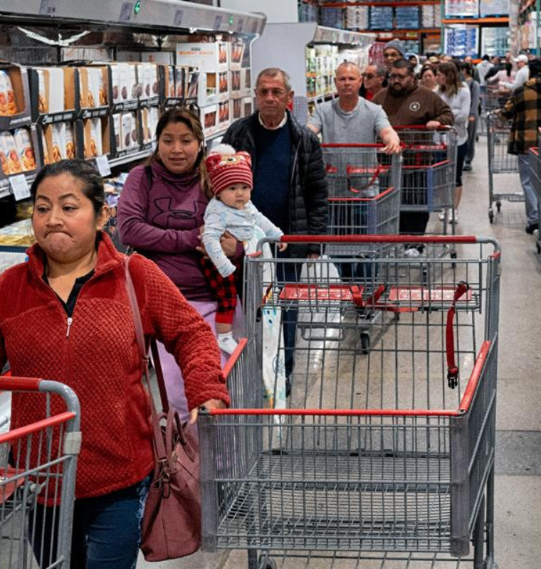 U.S. Consumers Keep Spending in July Despite Persistent Inflation
