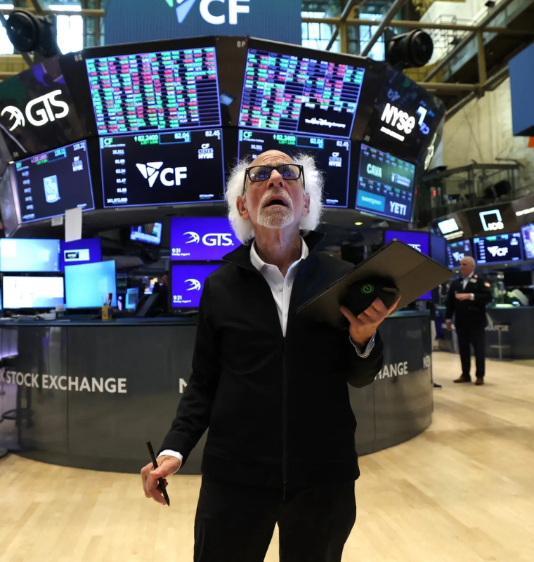 Institutional Investors Sound Alarm as Retail Money Floods Private Markets