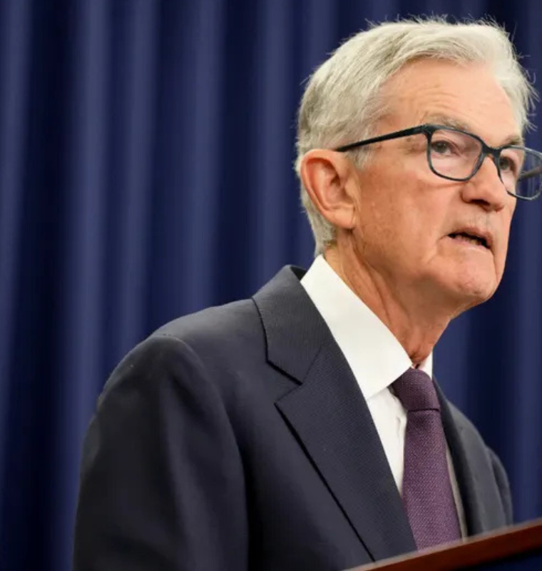 Fed Officials Split Over Future Rate Cuts as Labor Market Weakens and Inflation Pressures Ease