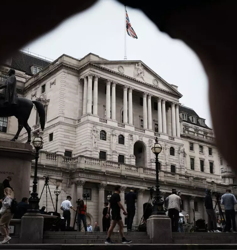 AI Boom Faces Reckoning: Bank of England Warns of Risky Market Correction Amid Soaring Tech Valuations