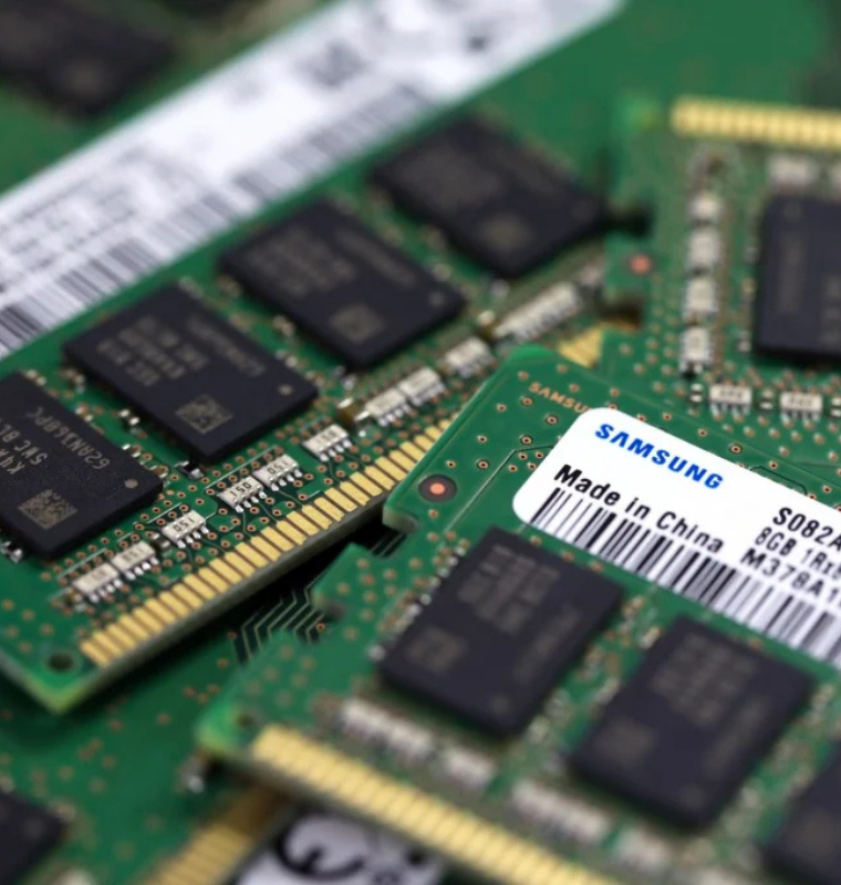 SK Hynix and Samsung Electronics Soar to Record Highs as AI Boom Accelerates Chip Sector