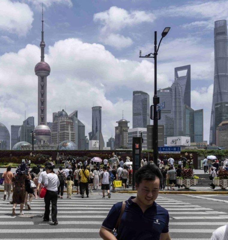 China’s Growth Falters as Investment Slumps and Housing Market Deepens Headwinds