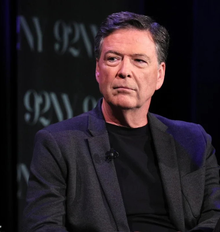 Judge Halts Disclosure of Grand Jury Files in Comey Case