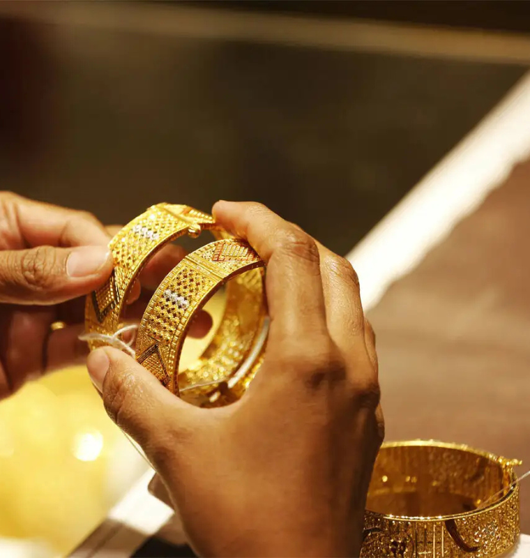India’s Soaring Trade Gap Reaches New Peak as Festive Gold Buying Drives Record October Deficit