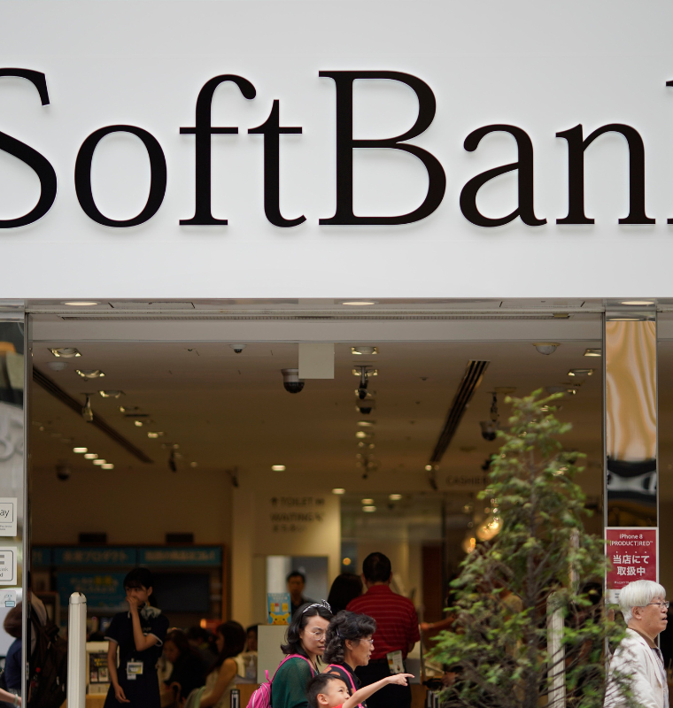 SoftBank Surges as Japanese Tech Stocks Rally in Step with U S Market Momentum
