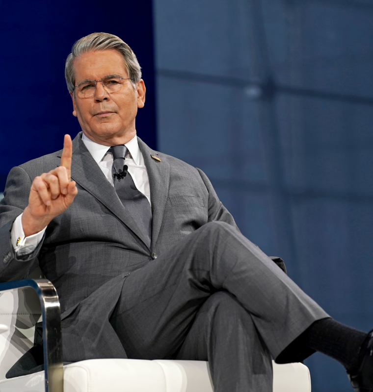 Bessent Projects Strong Year-End Growth as Holiday Spending Surges Across the U.S.