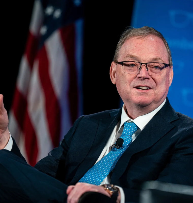 Hassett Seen as Frontrunner for Federal Reserve Chair Survey: Participants Say Trump Should Choose a Different Leader