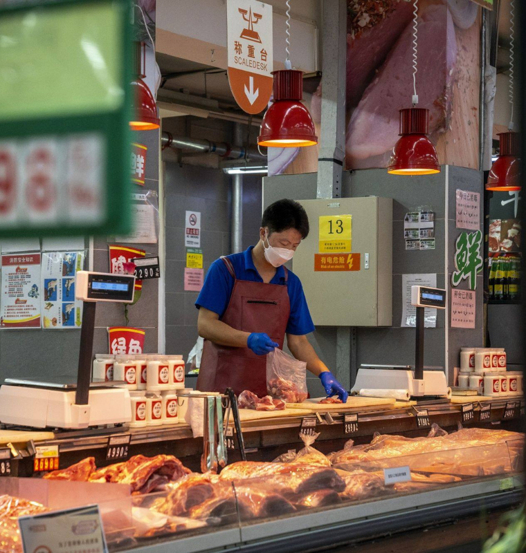 China Inflation Reaches Near Two Year Peak as Producer Prices Sink Further