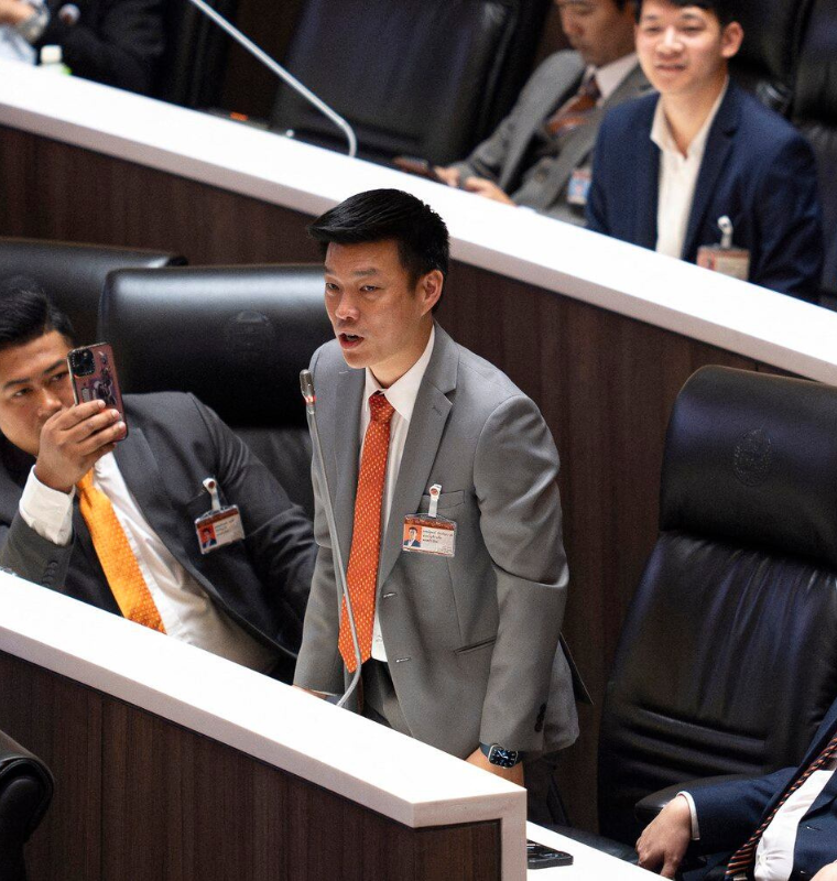 Thailand Plunges Into Early Elections as Political Crisis Deepens