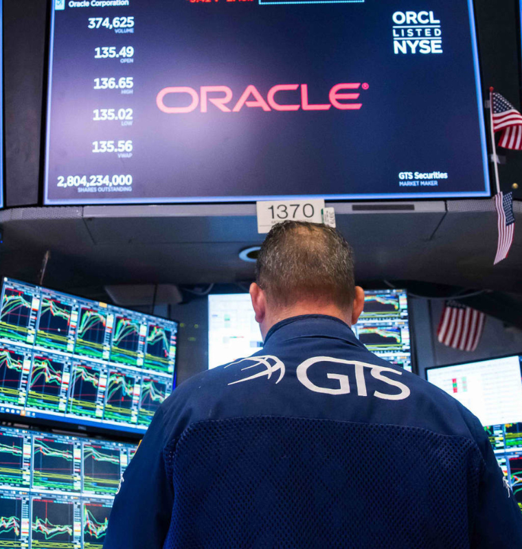 Wall Street Extends AI Infrastructure Pullback as Broadcom and Oracle Slide