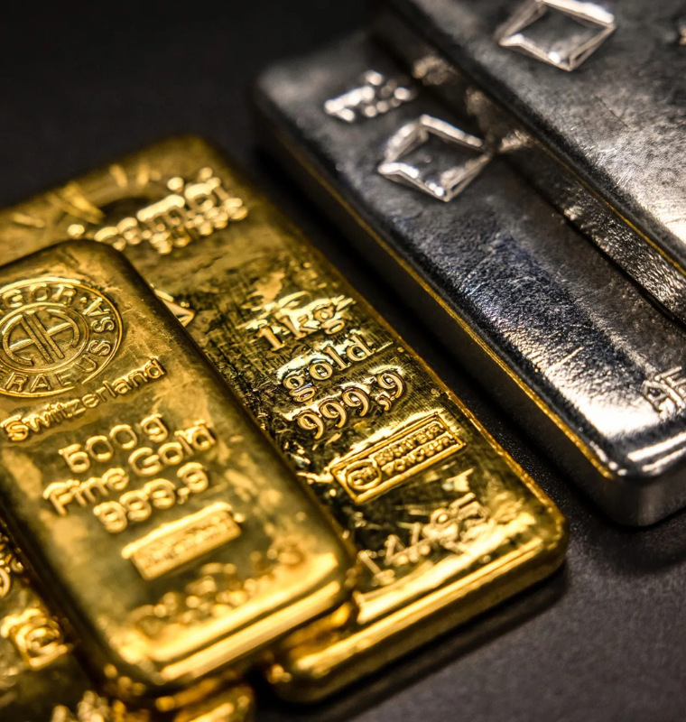 Gold and Silver Break Records as Investors Return to Hard Assets