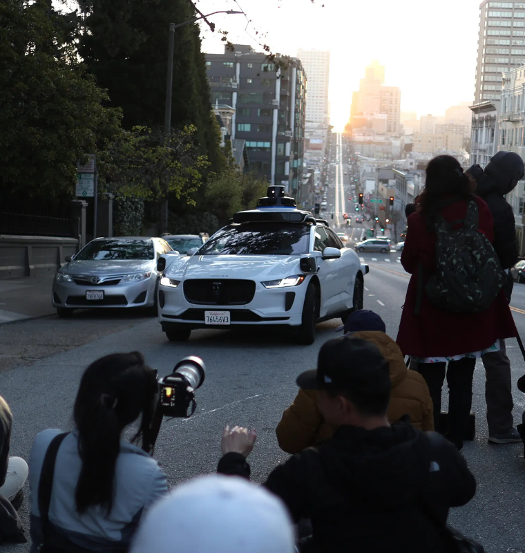 Waymo Halts San Francisco Robotaxis as Holiday Storms Trigger Flood Warnings